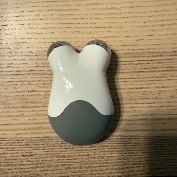 NuFace Mini Facial Toning Device- White and Gray